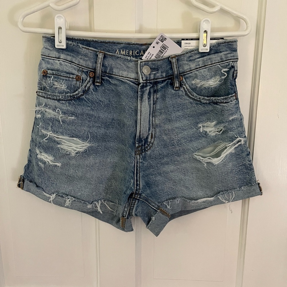 NWT American Eagle Outfitters Super High Rise Relaxed Jean Shorts Strigid Size 0